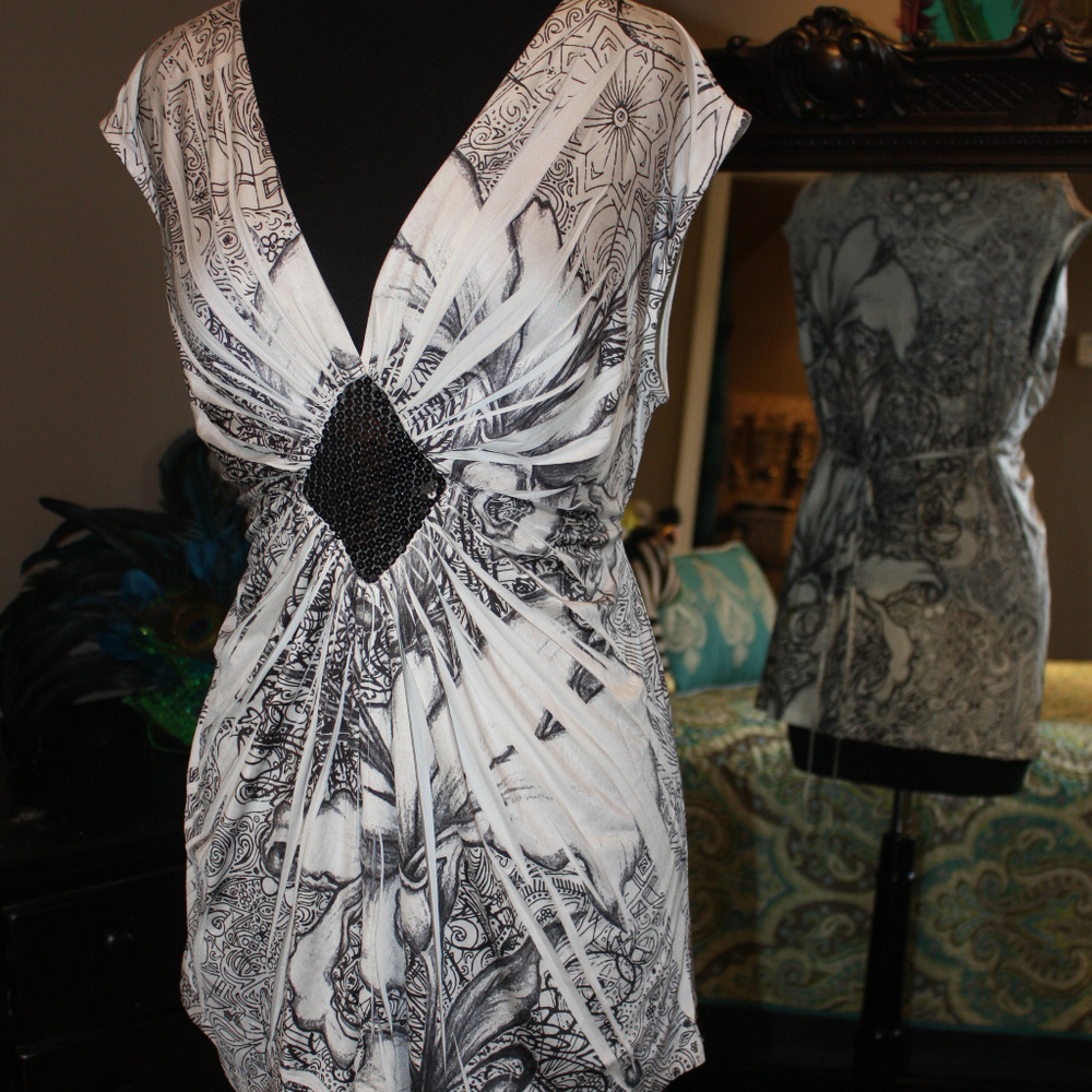 Black White graphic print blouse Sequin detail 3x